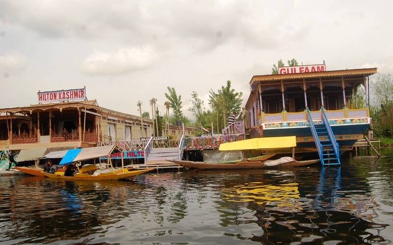 Hilton Kashmir Houseboat, Srinagar 5